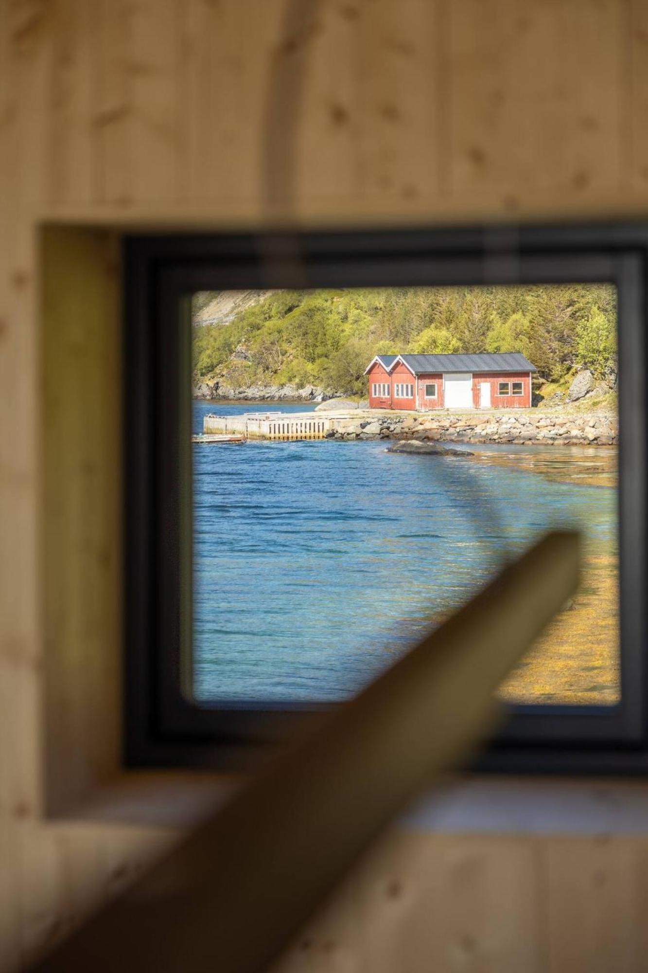 Minkfarmen, Spacious Seaside Cabin With Scenic View Ramberg Dış mekan fotoğraf